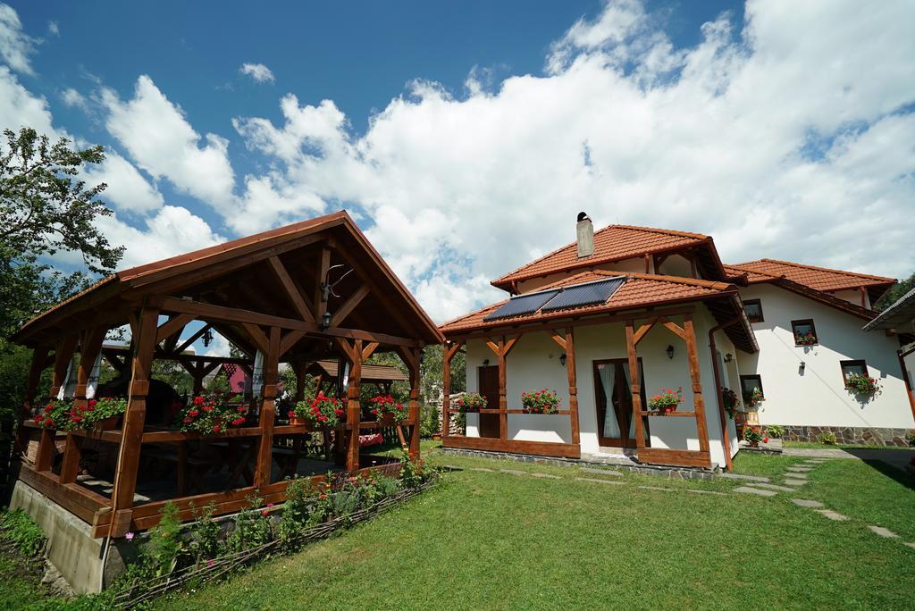 Hotel Casa Bunicii Moisei Exterior foto